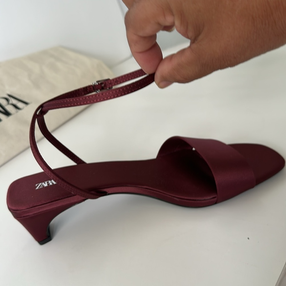 Zara Women’s Deep Red Strappy Sandals Size 6.5 - Picture 15 of 16